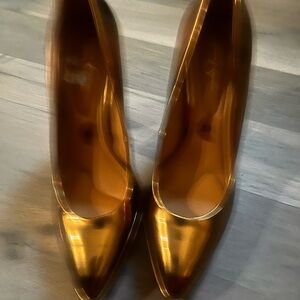 Jessica Simpson Metallic Gold Heels